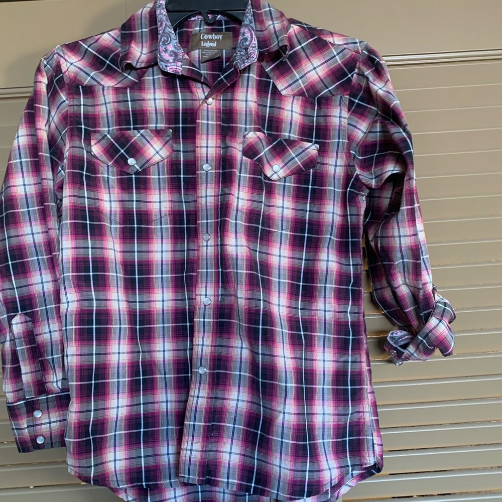 Quarter length sleeve pearl snap plaid shirt size large